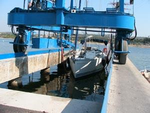 Mise à l'eau du bateau 